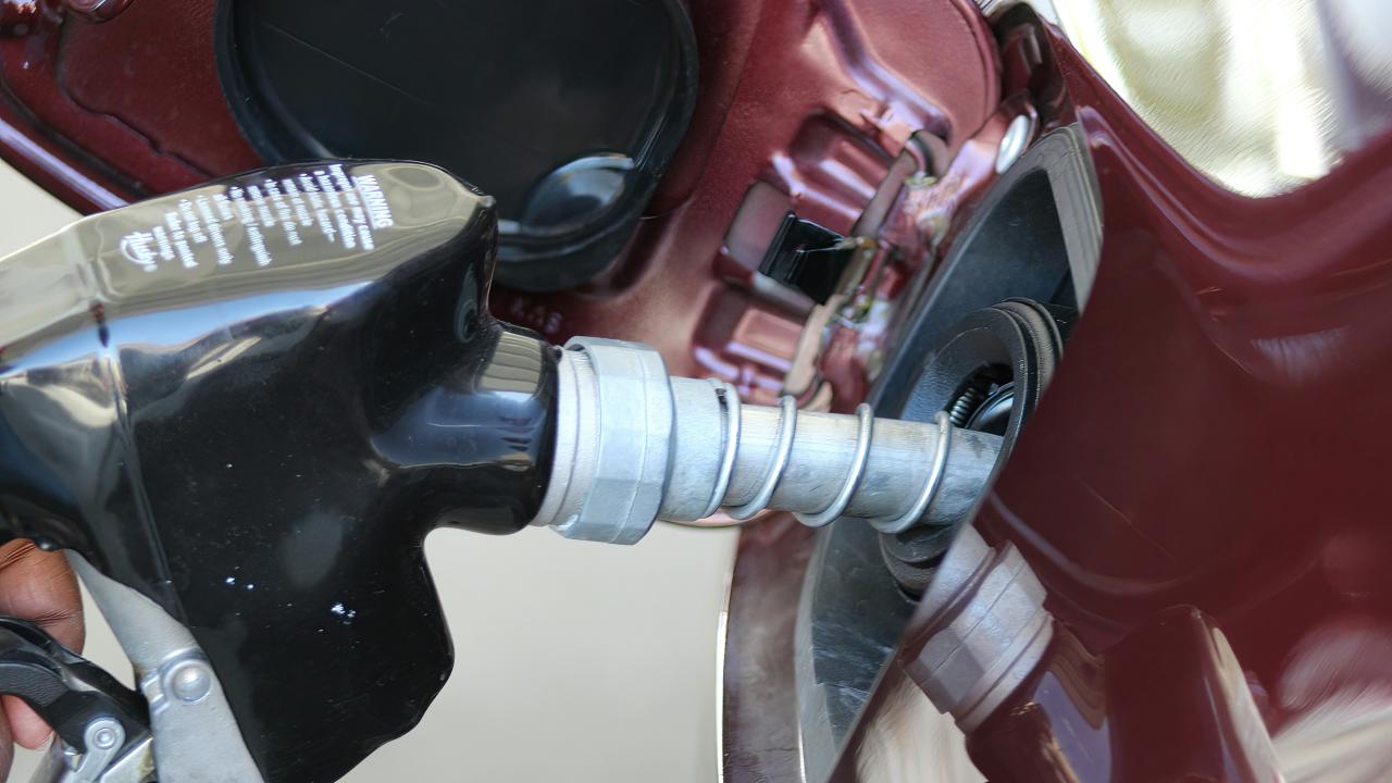 Filling a gas tank