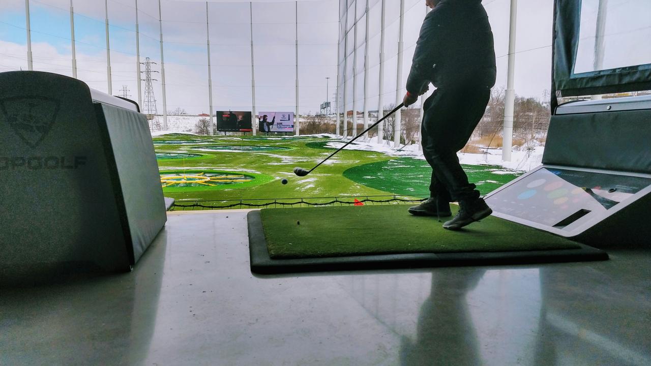 golfer preparing for drive