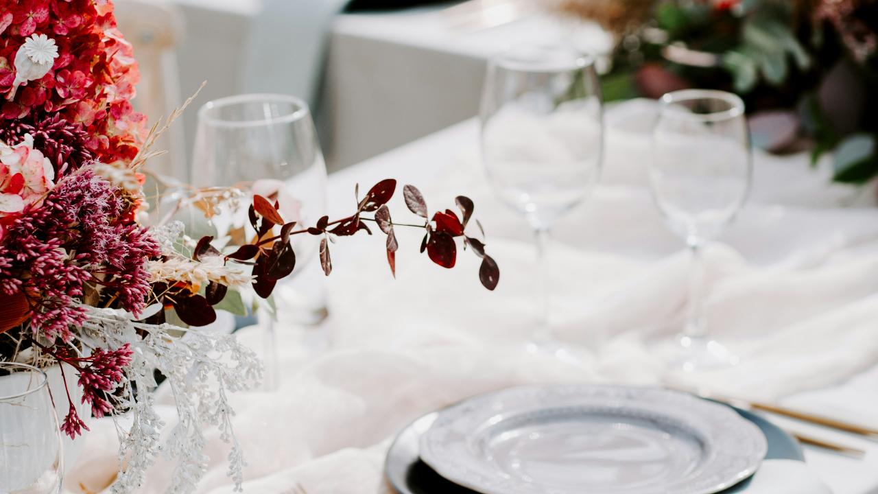 fancy wedding table setting